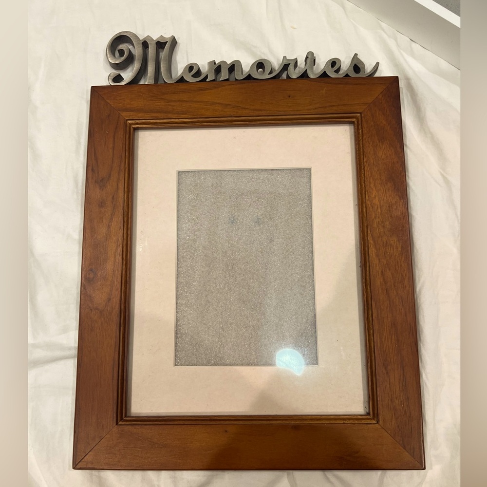 Wooden Photo Frame with 'Memories' Accent